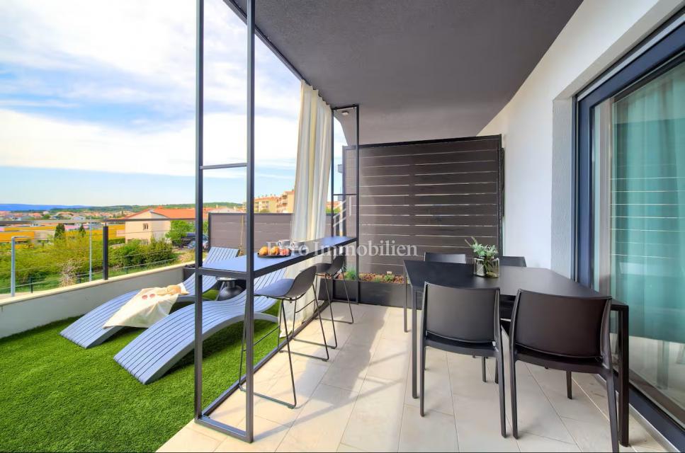  Grad Krk, opremljeno stanovanje v pritličju