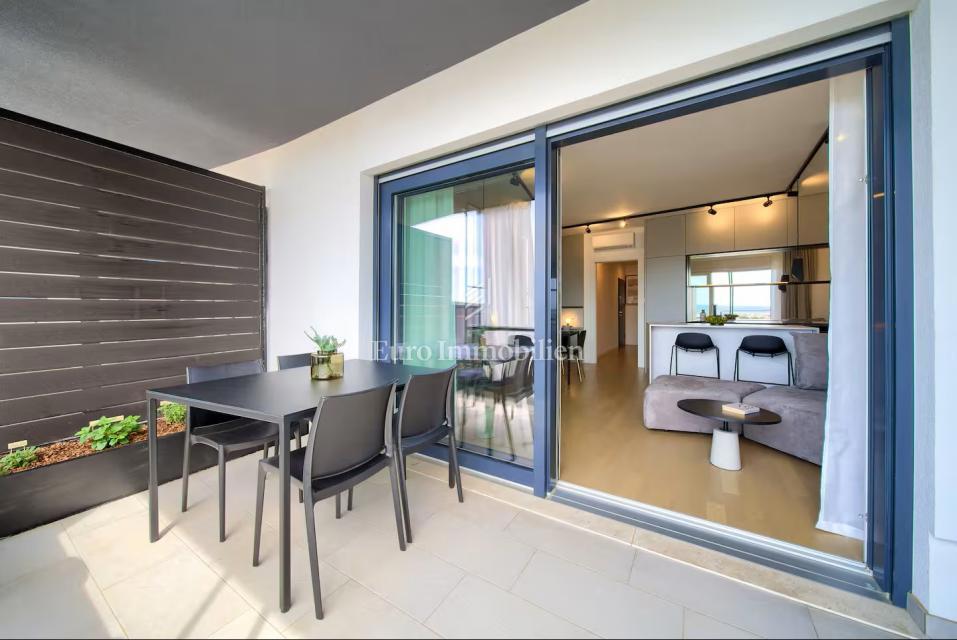  Grad Krk, opremljeno stanovanje v pritličju