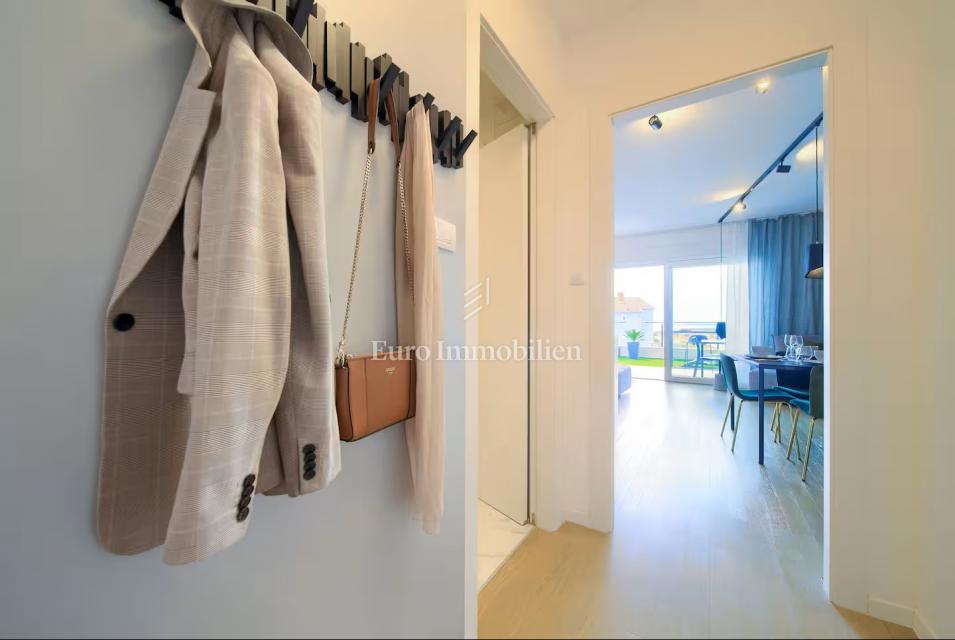  Grad Krk, opremljeno stanovanje v pritličju