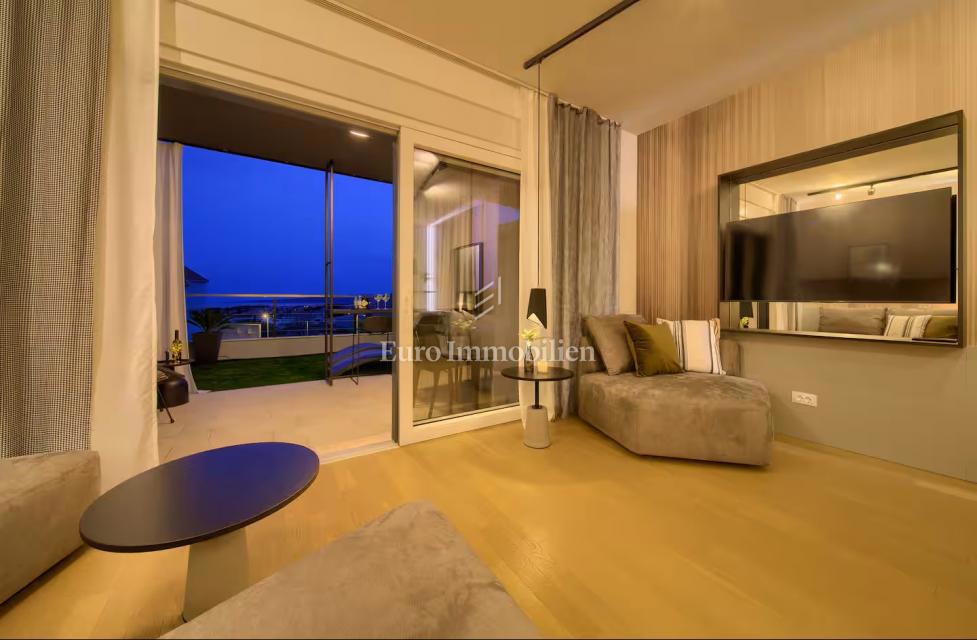  Grad Krk, opremljeno stanovanje v pritličju