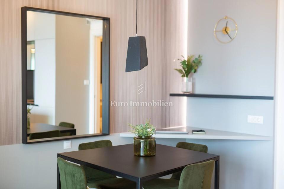  Grad Krk, opremljeno stanovanje v pritličju