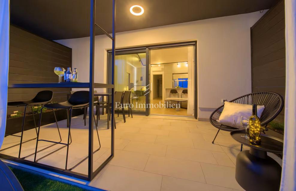  Grad Krk, opremljeno stanovanje v pritličju