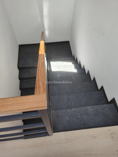 Novo dvosobno stanovanje s pogledom na morje