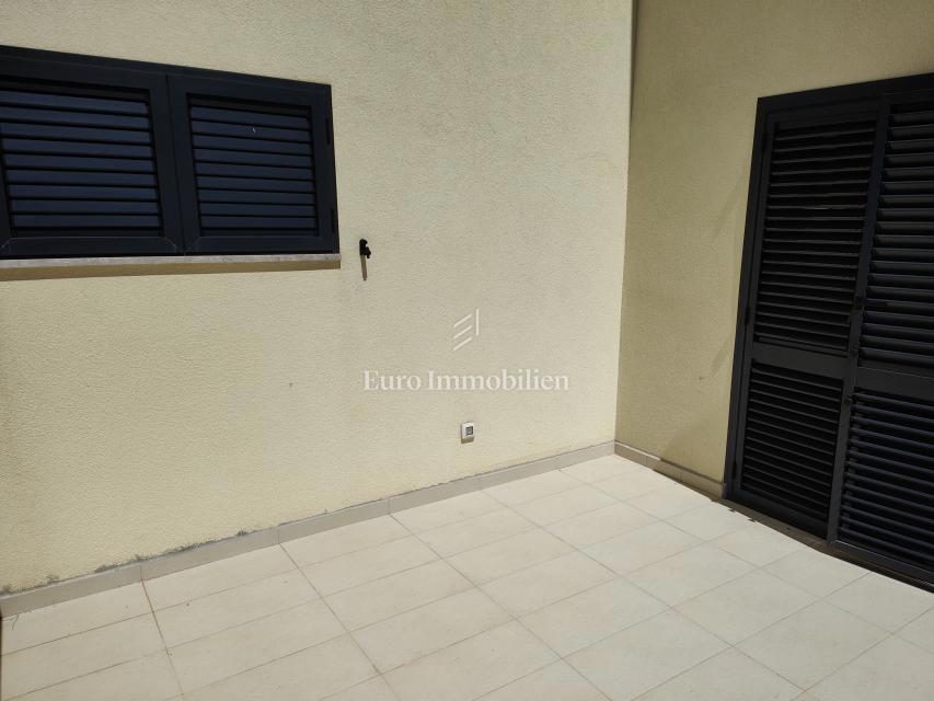 Novo dvosobno stanovanje s pogledom na morje