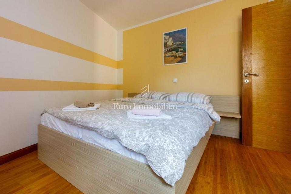 Prostorna hiša z bazenom v Bribirju