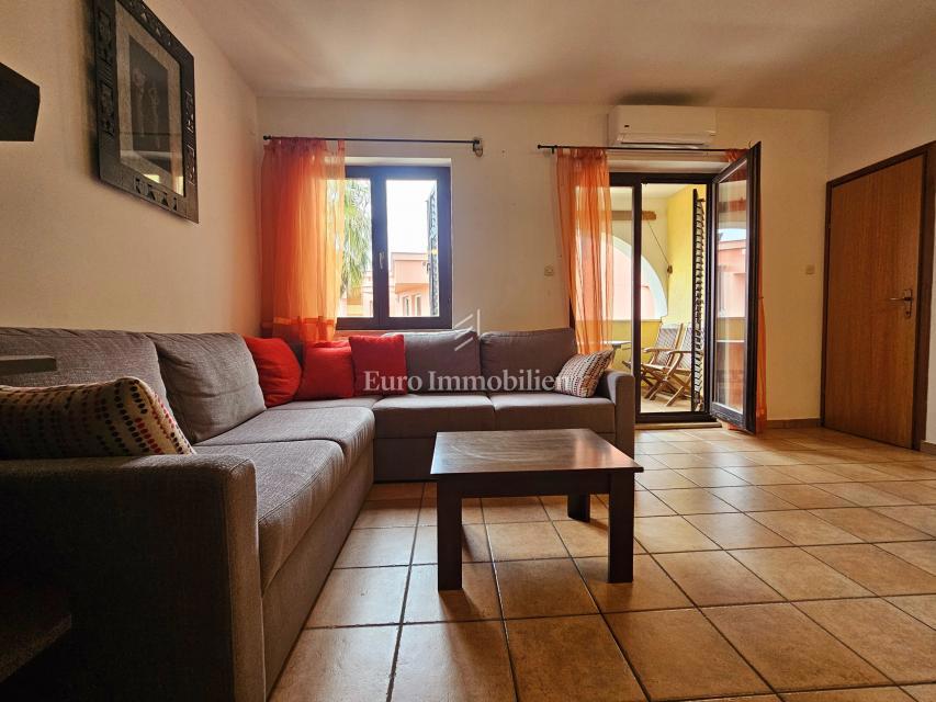 Enosobni apartma v 2. nadstropju s pogledom na morje