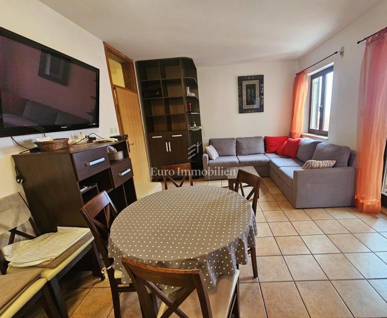 Enosobni apartma v 2. nadstropju s pogledom na morje