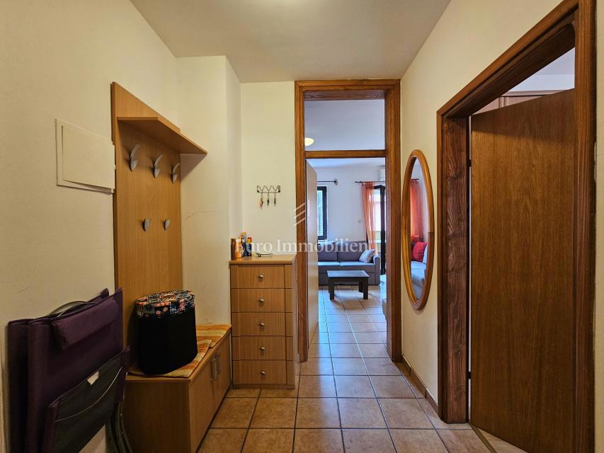 Enosobni apartma v 2. nadstropju s pogledom na morje