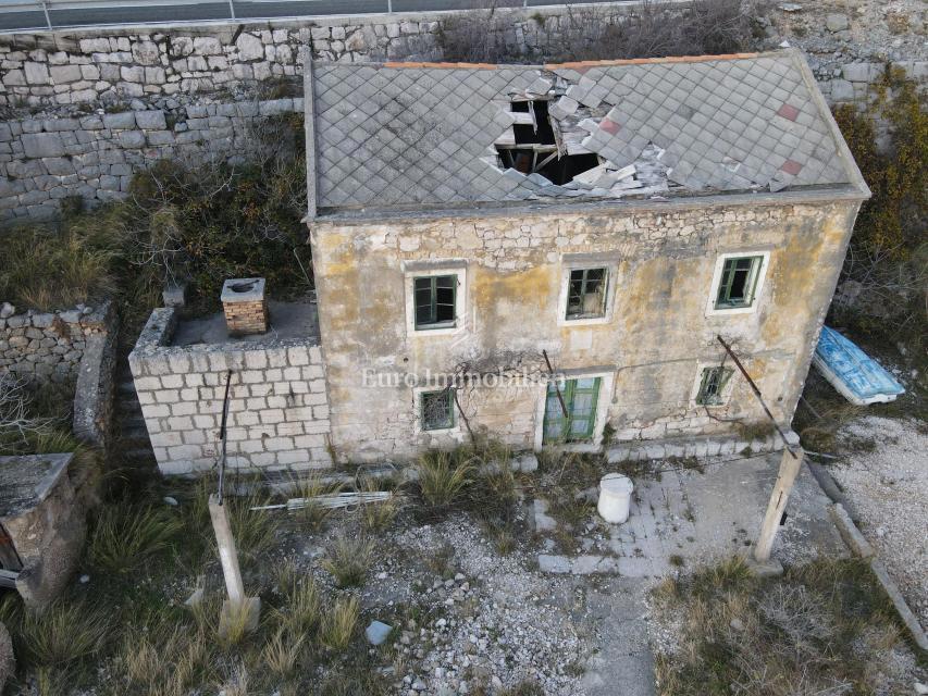 Hiša Barić Draga, Karlobag, hiša tik ob morju