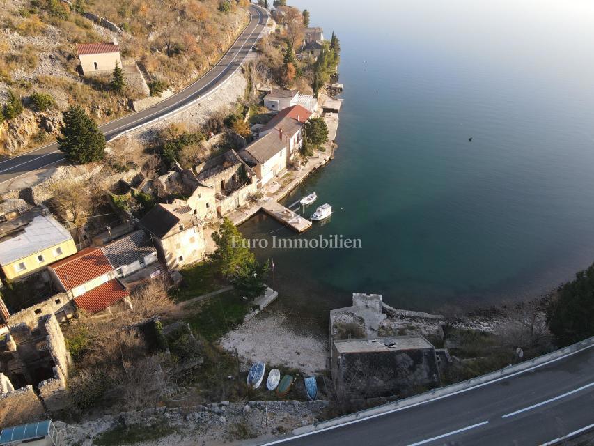 Hiša Barić Draga, Karlobag, hiša tik ob morju