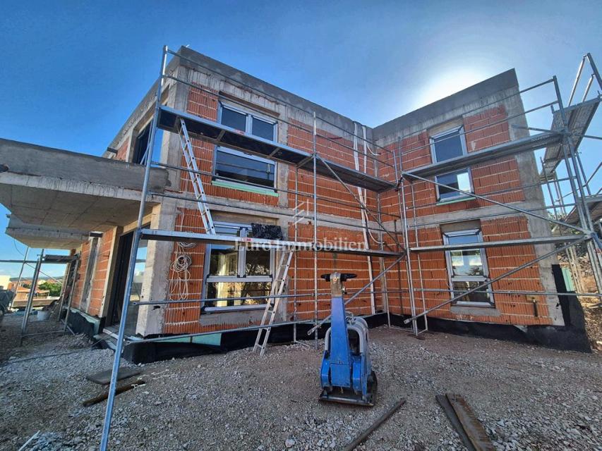 Stanovanje v novi stavbi s pogledom na morje