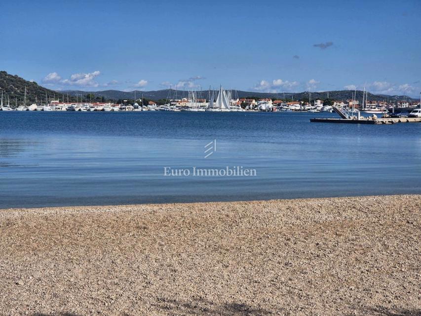 Stanovanje v novi stavbi s pogledom na morje