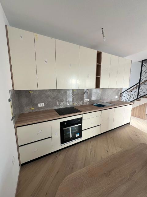 Novogradnja hiša z velikim vrtom – Šimuni, Pag