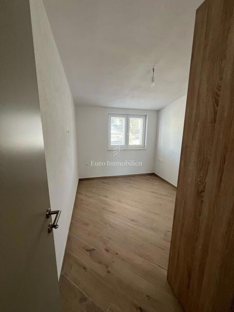 Novogradnja hiša z velikim vrtom – Šimuni, Pag