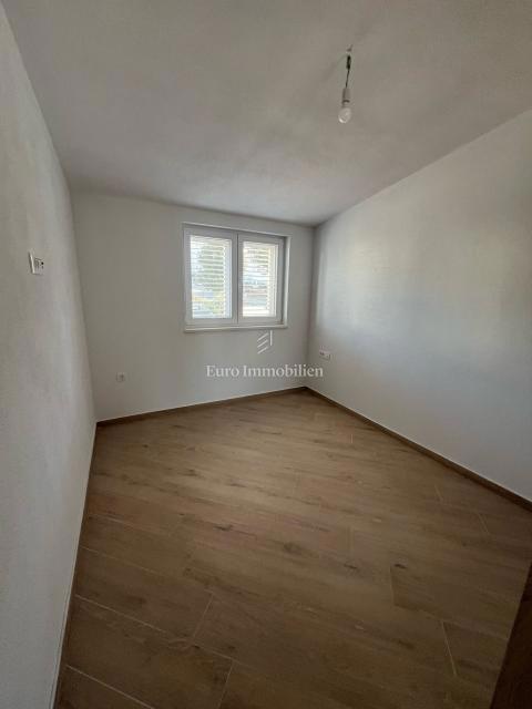 Novogradnja hiša z velikim vrtom – Šimuni, Pag