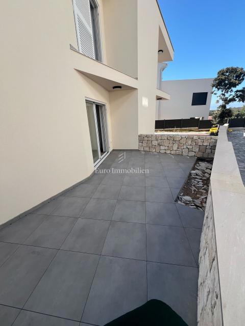 Novogradnja hiša z velikim vrtom – Šimuni, Pag