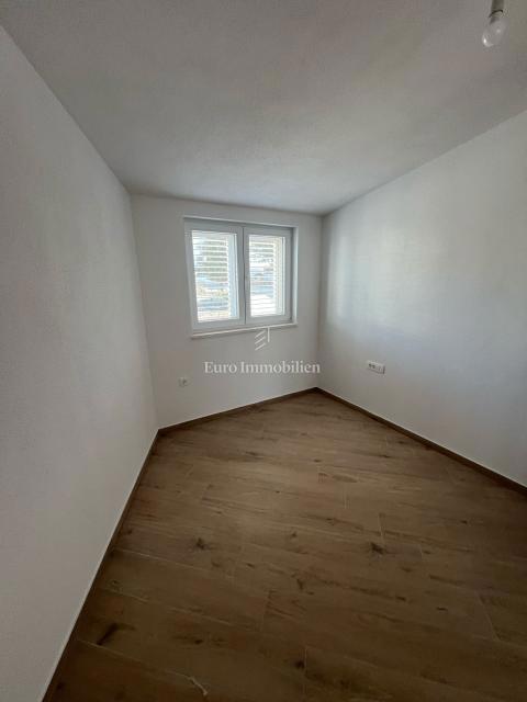 Novogradnja hiša z velikim vrtom – Šimuni, Pag