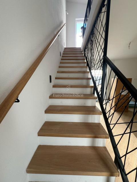 Novogradnja hiša z velikim vrtom – Šimuni, Pag