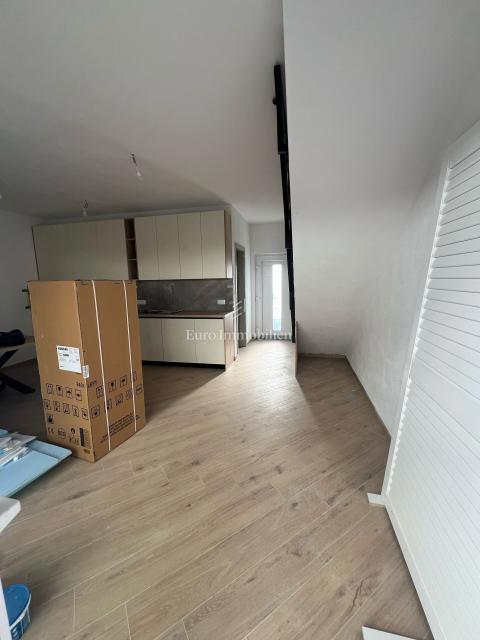 Novogradnja hiša z velikim vrtom – Šimuni, Pag