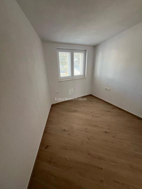 Novogradnja hiša z velikim vrtom – Šimuni, Pag