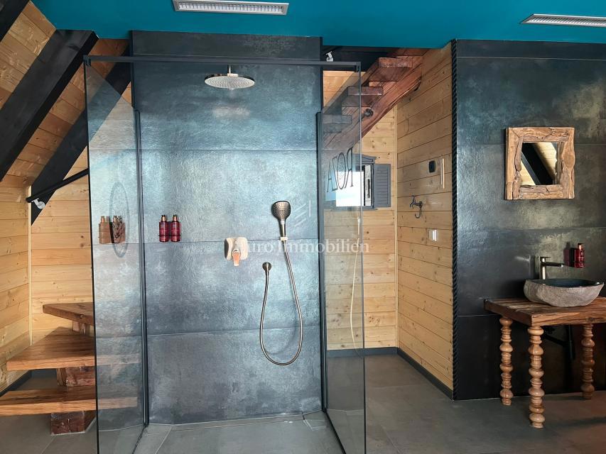 Ravna Gora Kupjak, hiša z bazenom in wellnessom