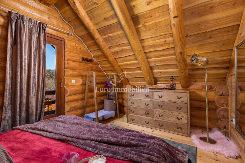 Ravna Gora Kupjak, hiša z bazenom in wellnessom