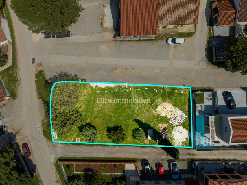 Istra – zazidljivo zemljišče z razgledom na morje in dovoljenjem