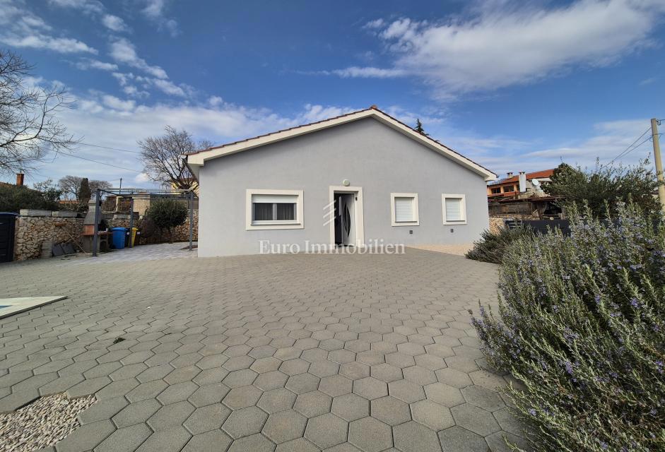 Samostojna hiša z bazenom