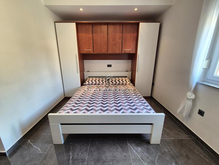 Samostojna hiša z bazenom