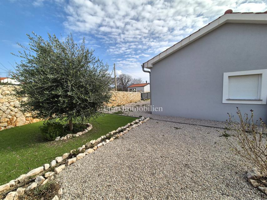 Samostojna hiša z bazenom