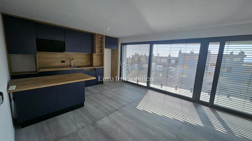 Čudovito stanovanje s pogledom na morje