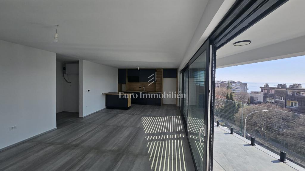 Čudovito stanovanje s pogledom na morje