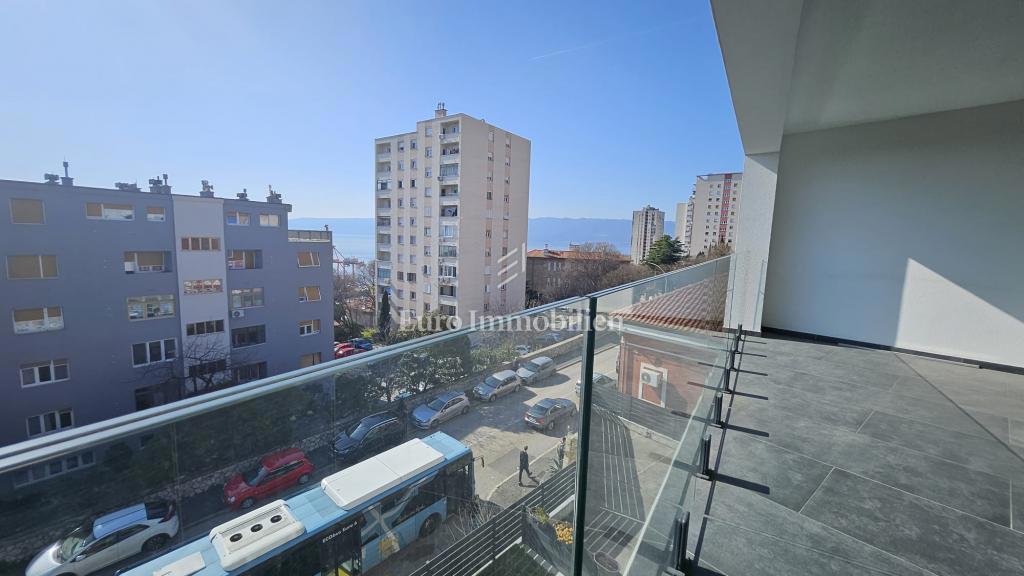 Čudovito stanovanje s pogledom na morje