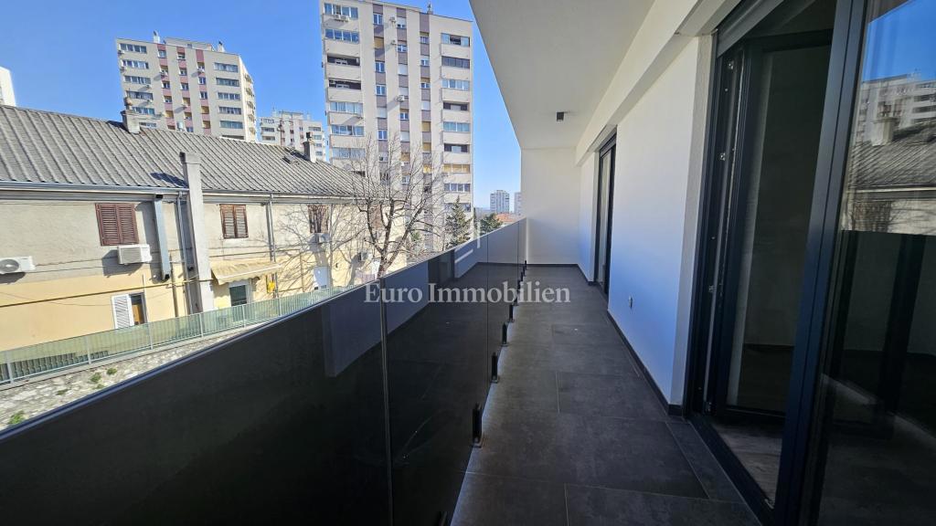 Čudovito stanovanje s pogledom na morje