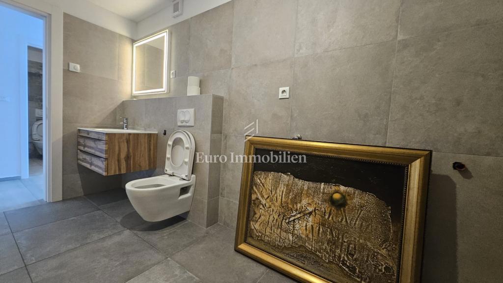 Čudovito stanovanje s pogledom na morje