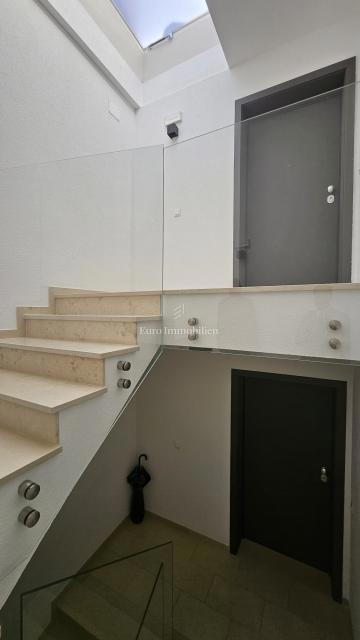 Čudovito stanovanje s pogledom na morje