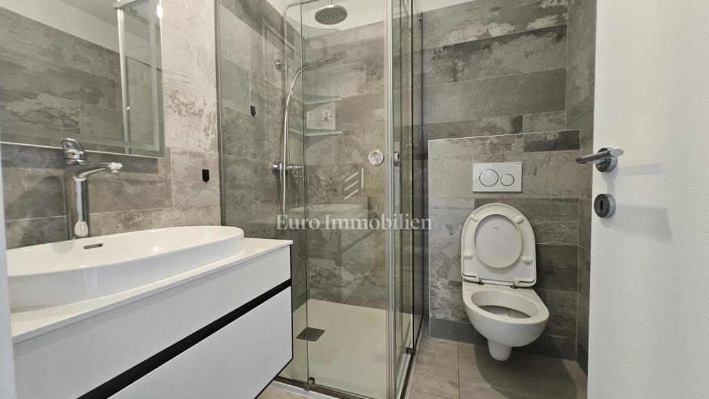 Čudovito stanovanje s pogledom na morje