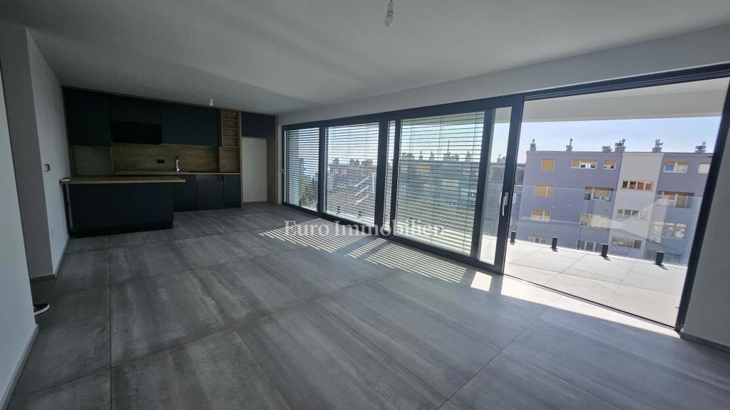 Čudovito stanovanje s pogledom na morje