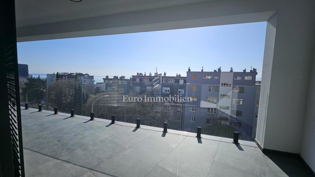 Čudovito stanovanje s pogledom na morje