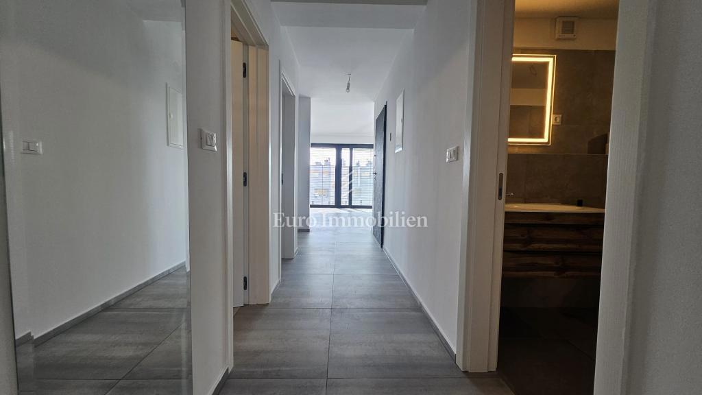 Čudovito stanovanje s pogledom na morje