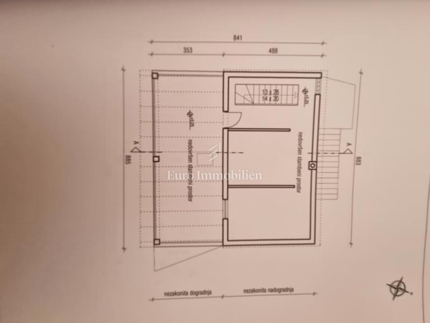 Okolica Višnjana – hiša s tremi stanovanji