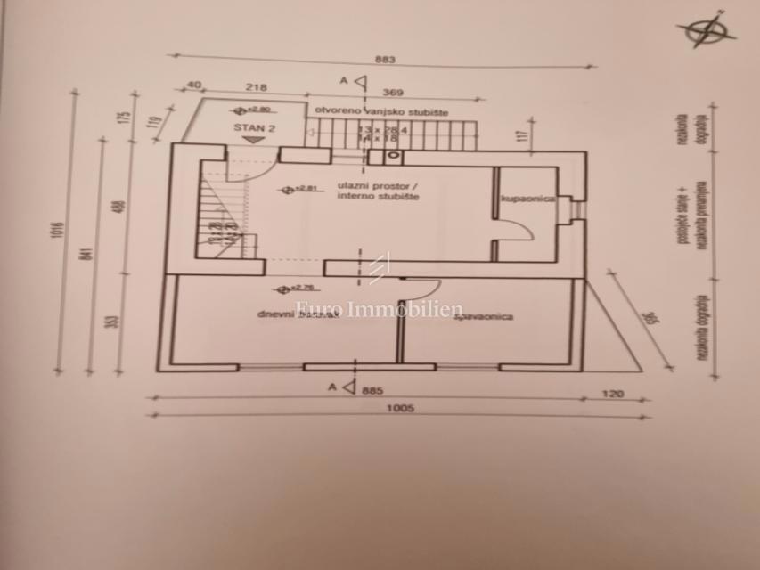 Okolica Višnjana – hiša s tremi stanovanji