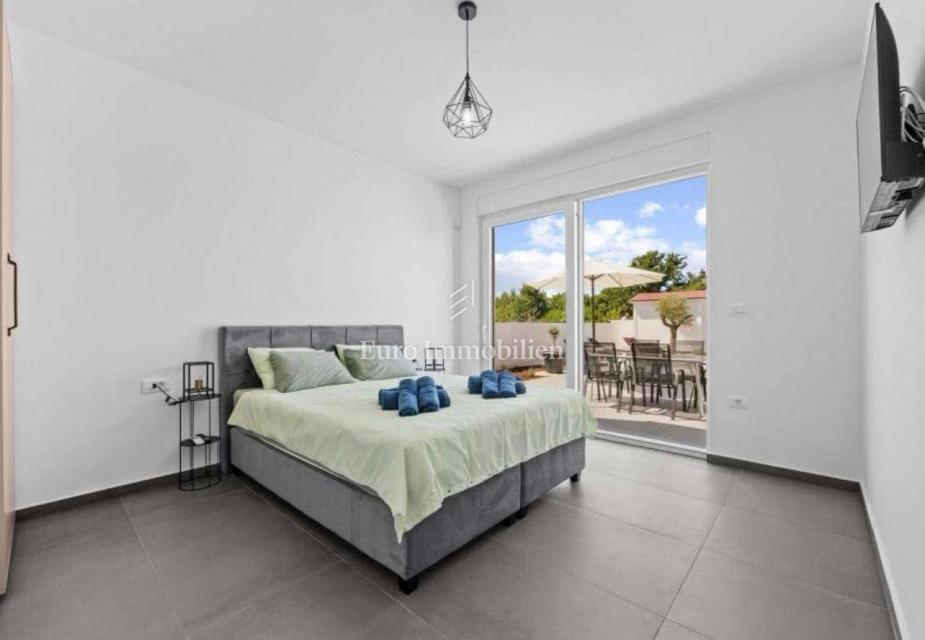 Moderna vila z ogrevanim bazenom, Svetvinčenat, Istra