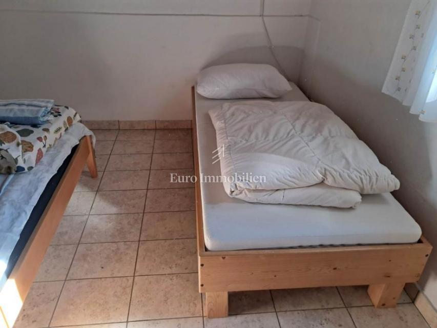 Ždrelac - hiša z vrtom na mirni lokaciji