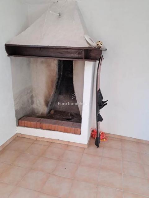 Ždrelac - hiša z vrtom na mirni lokaciji