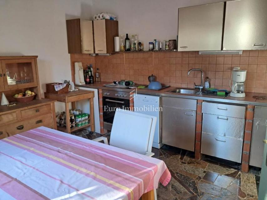 Ždrelac - hiša z vrtom na mirni lokaciji