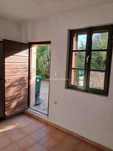 Ždrelac - hiša z vrtom na mirni lokaciji