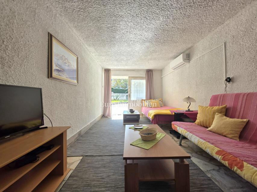 Prostorna hiša s 3 enotami, Ližnjan