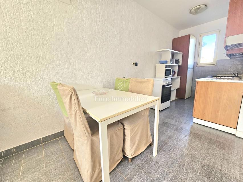 Prostorna hiša s 3 enotami, Ližnjan