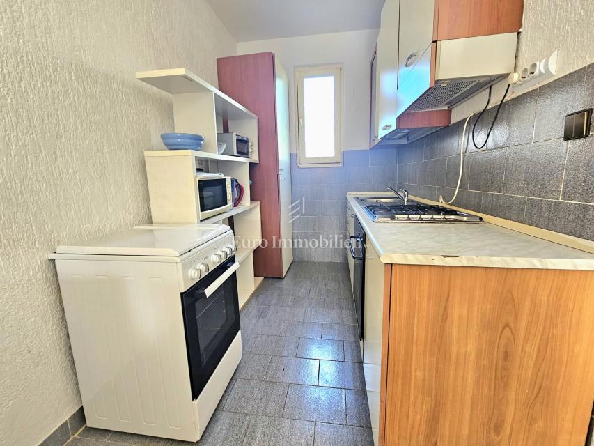 Prostorna hiša s 3 enotami, Ližnjan